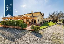 Luxury villa surrounded by the vineyards of Chianti