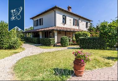 Luxury hotel for sale in the province of Siena