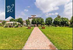 Stunning noble villa for sale near Pistoia