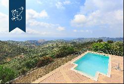 Villa for sale with a view of the Ligurian Sea