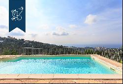 Villa for sale with a view of the Ligurian Sea