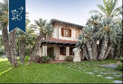 Stunning villas with spacious park and swimming pool for sale in Forte dei Marmi