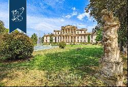Majestic 17th-century Neoclassical villa for sale in Rimini, on the Romagna Riviera
