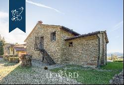 Farmstead with swimming pool for sale in Florence