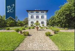 Luxurious Tuscan agritourism resort for sale in the heart of Chianti