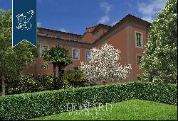 Villa for sale in Carrara