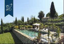 Stunning villa with a view of Val d'Orcia's hills