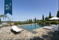 Stunning villa with a view of Val d'Orcia's hills