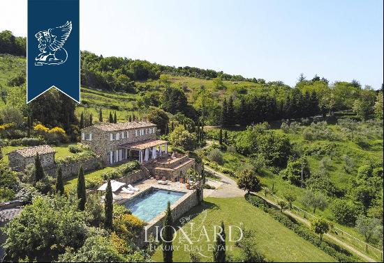 Stunning villa with a view of Val d'Orcia's hills