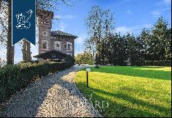 Villa with a big park for sale near Milan