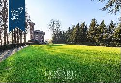 Villa with a big park for sale near Milan