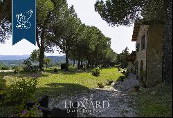 Stunning farmstead with swimming pool for sale in the province of Perugia