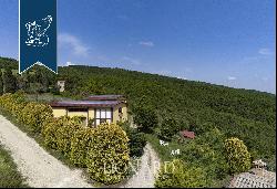 Stunning farmstead with swimming pool for sale in the province of Perugia