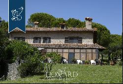 Stunning farmstead with swimming pool for sale in the province of Perugia