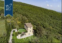 Stunning farmstead with swimming pool for sale in the province of Perugia