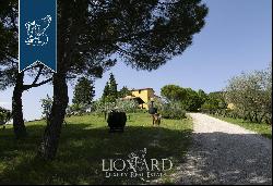 Stunning farmstead with swimming pool for sale in the province of Perugia