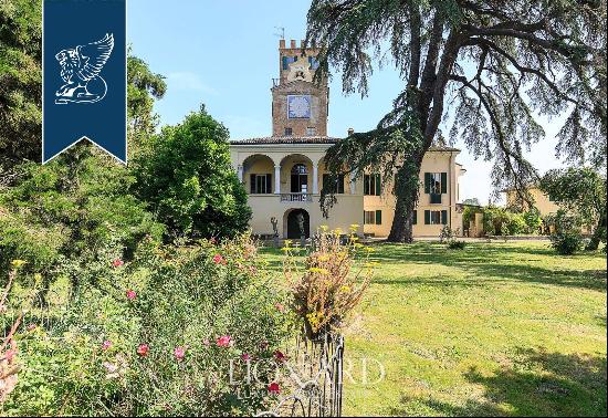 Luxury villa for sale in Emilia Romagna