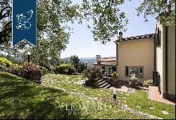 Luxury villa with swimming pool near Sarzana's coast