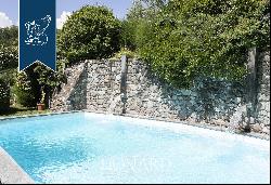 Luxury villa with swimming pool near Sarzana's coast