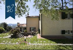 Luxury villa with swimming pool near Sarzana's coast