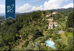 Luxury villa with swimming pool near Sarzana's coast