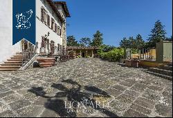 Historical estate for sale in the Tuscan countryside