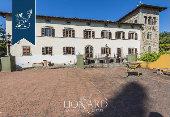 Historical estate for sale in the Tuscan countryside