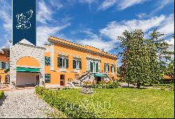 Luxurious tourist accommodation facility in 17th-century villa in Pistoia