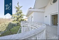 Charming estate with garden, stunning pool and sunbathing area