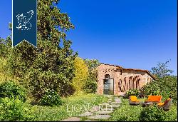 Villa with organic farm for sale in the province of Pisa