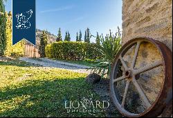 Luxury hamlet for sale near Florence