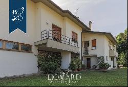 Villa for sale in the Tuscan countryside