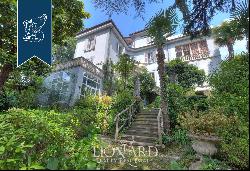 Villas by Lake Como for sale