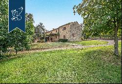 Farmhouses For Sale in Italy - Tuscany Villas With Pools