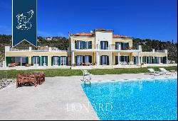 Villa with swimming pool for sale in Imperia