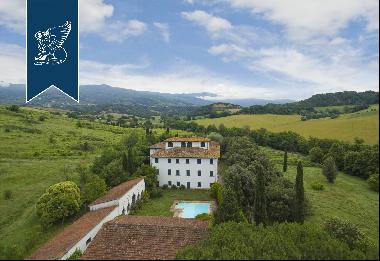 Historical villa surrounded by nature for sale in Arezzo