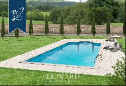 Luxury villas for sale in Cortona