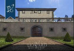 Historical villa for sale in the heart of Tuscany