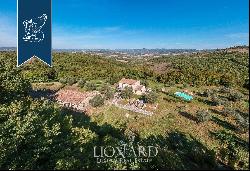 Farm estates for sale in Tuscany