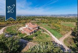 Farm estates for sale in Tuscany