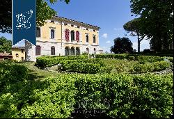 Luxury villa for sale in Siena
