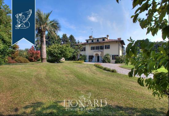 Historical villa for sale in Como