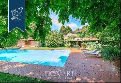 Luxury villa with swimming pool for sale near Mantua