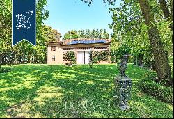 Luxury villa with swimming pool for sale near Mantua