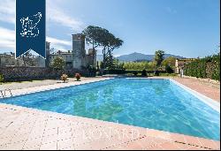 Luxury villa with swimming pool for sale in Lucca