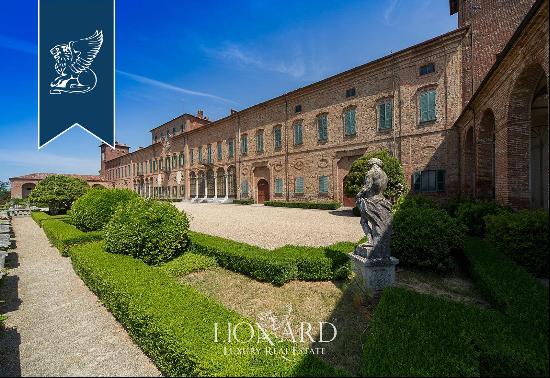 Castle in Milan for sale