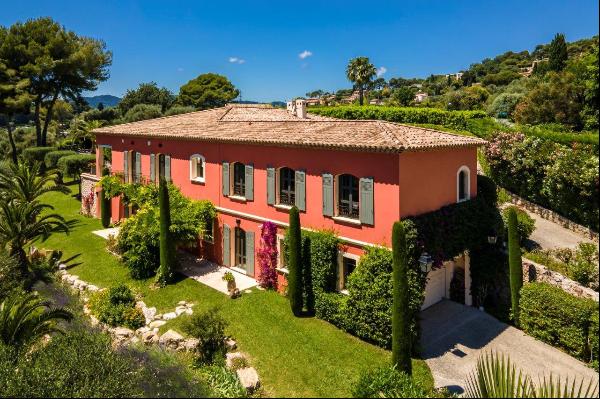 Superb property with panoramic sea views, for sale in Mougins