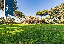 Elegant villa for sale in the Appia Antica Archeological Park