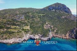 WATERFRONT COASTAL WINE ESTATE, VILLAS SEA ACCESS FOR SALE ARGENTARIO TUSCANY