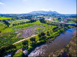 Magnificent vacant land on the banks of the Berg River in Val de Vie Estate